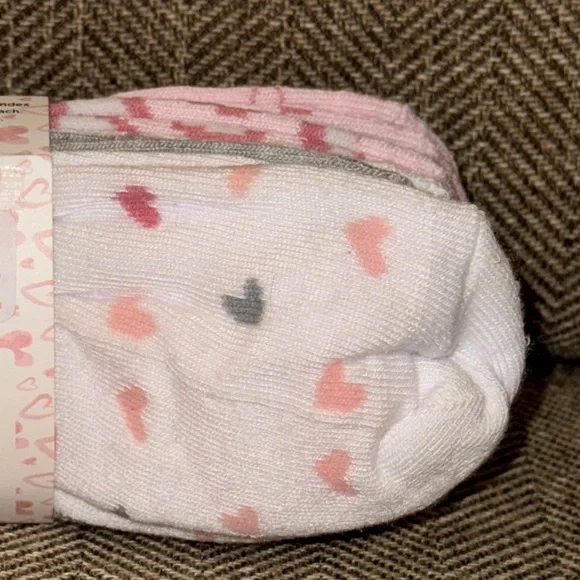 NWT Rae Dunn 6 Pair WMN’s Cushion Quarter Pink,Gray, & White Socks Valentine’s - Picture 7 of 10